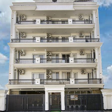 Anandam Club House Aparthotel Gurgaon Buitenkant foto