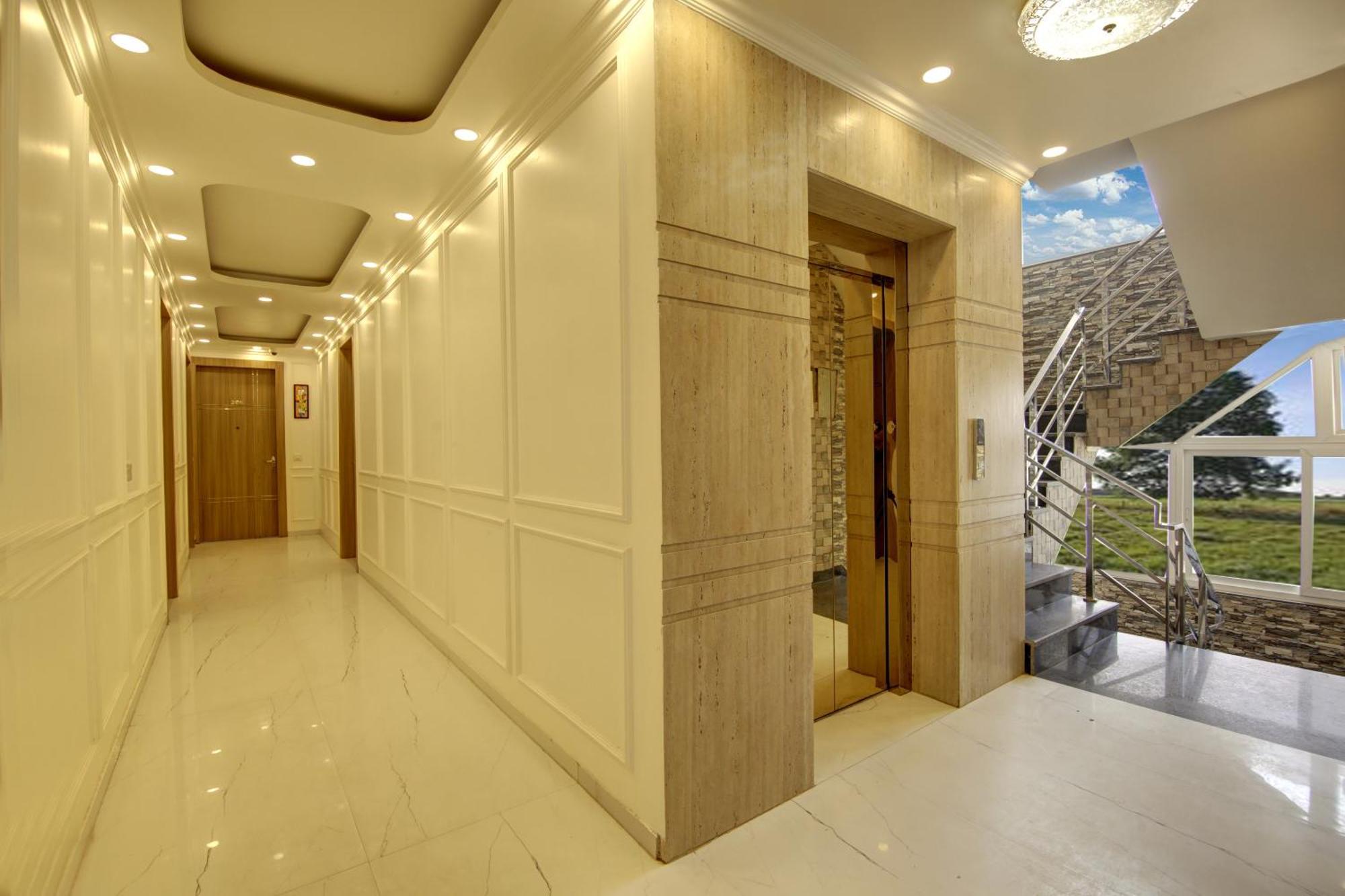 Anandam Club House Aparthotel Gurgaon Buitenkant foto