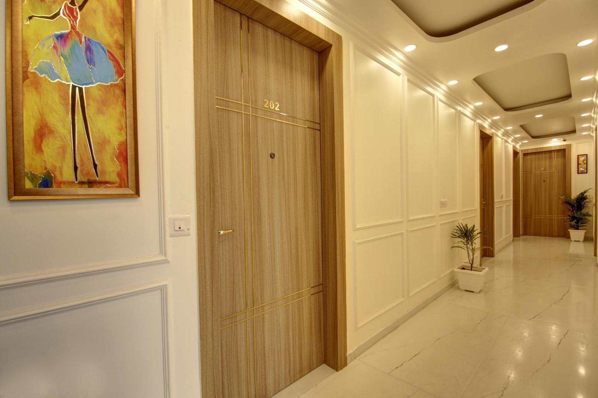 Anandam Club House Aparthotel Gurgaon Buitenkant foto