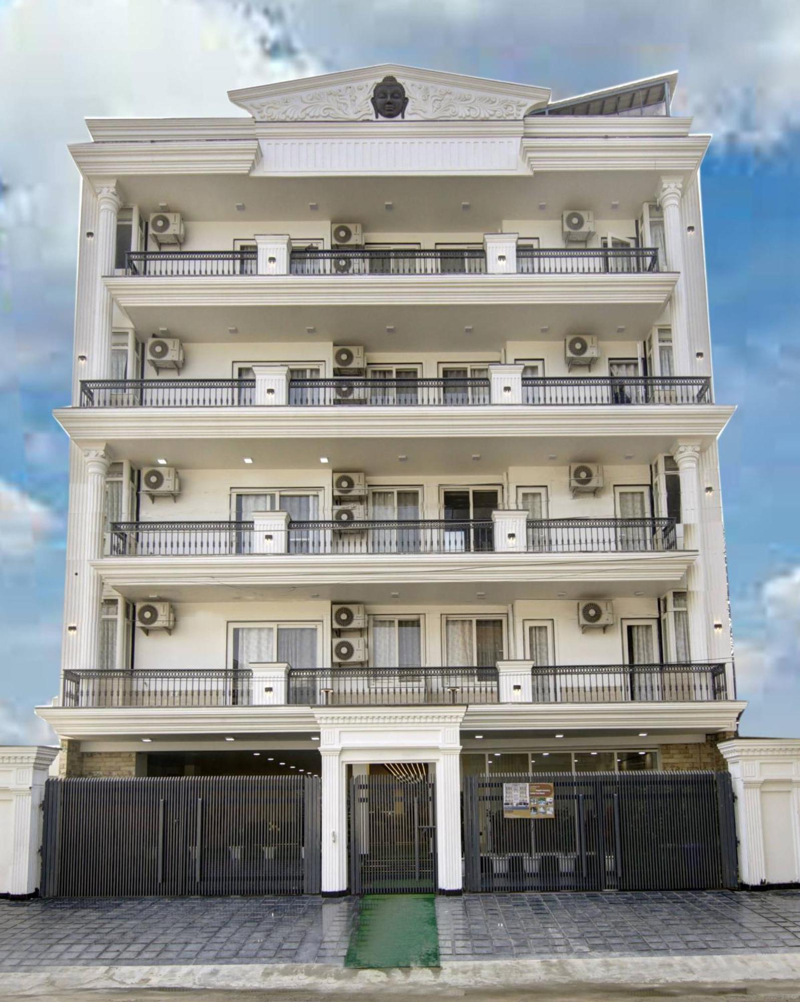 Anandam Club House Aparthotel Gurgaon Buitenkant foto